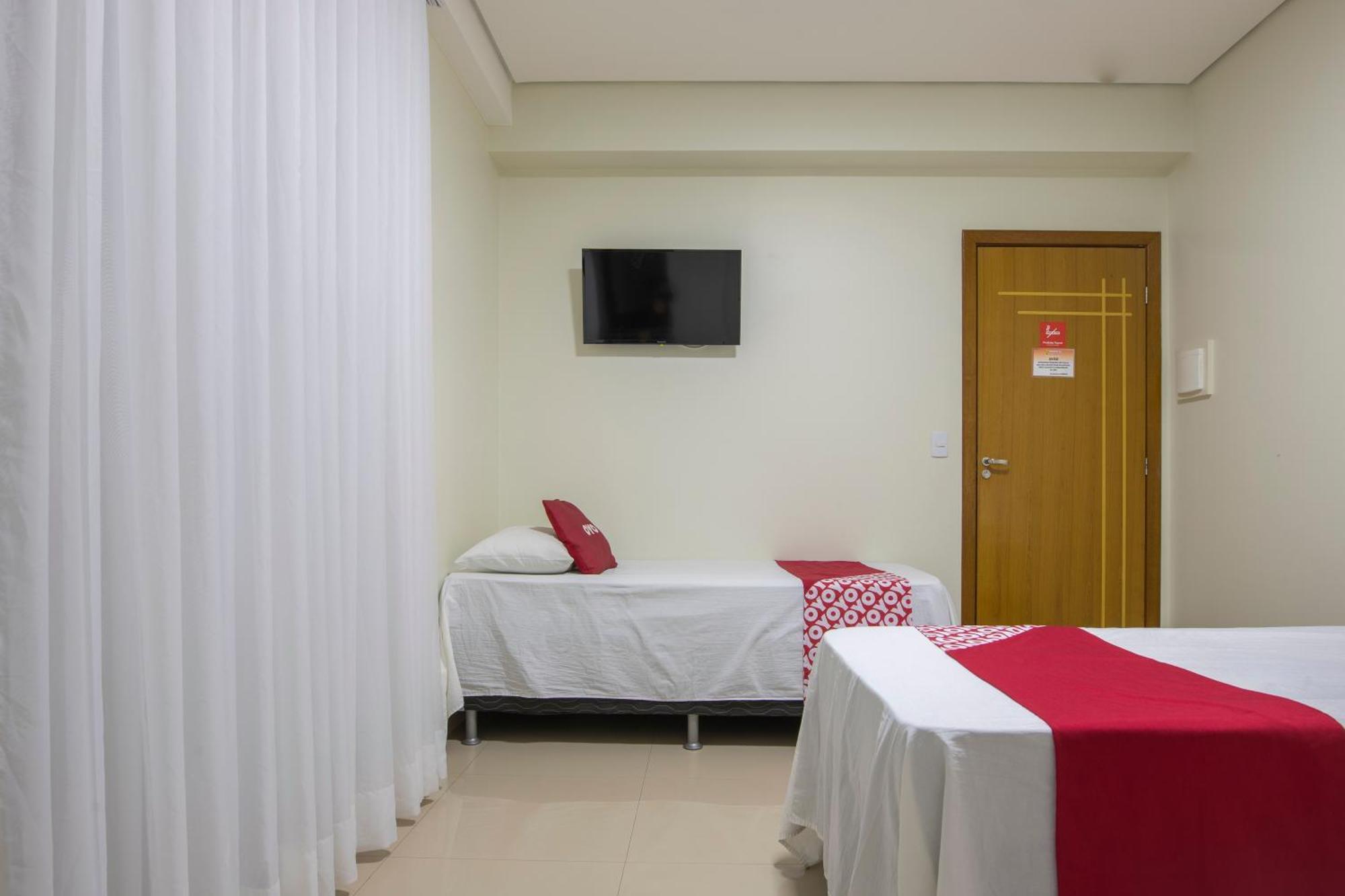 Oyo Tropical Confort Hotel, Brasilia Sao Sebastiao  Экстерьер фото