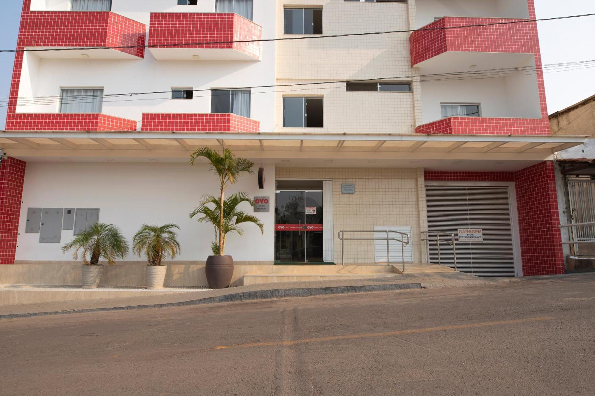 Oyo Tropical Confort Hotel, Brasilia Sao Sebastiao  Экстерьер фото